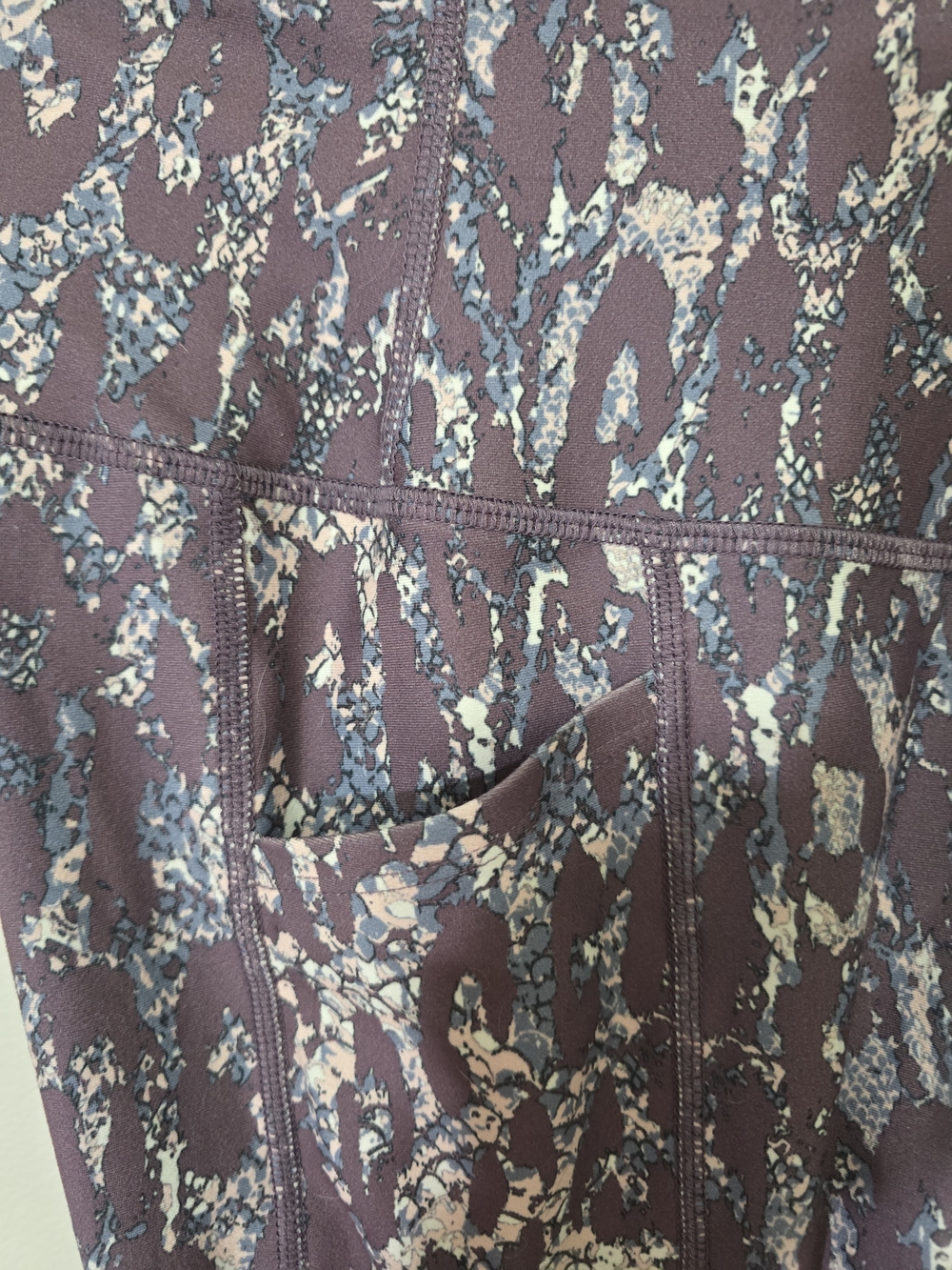 Flexure Snakeskin Printed Leggings in Purple - Picture 6 of 8